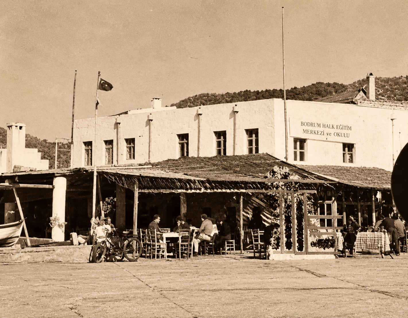 Bodrum Değişiyor : Raşit'in Kahvesi 1980 li yıllar...