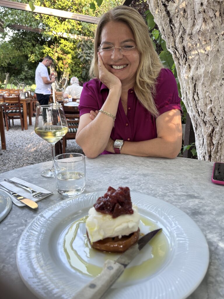 Bağarası Restoran’ın favori lezzetlerinden enginar tatlısı