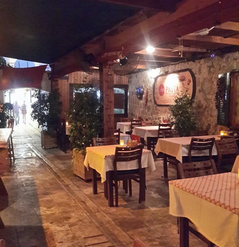 Arka Restaurant Bodrum Çarşı
